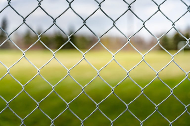 How to Spray Paint a Chain Link Fence